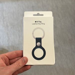 Leather keychain for Apple AirTag